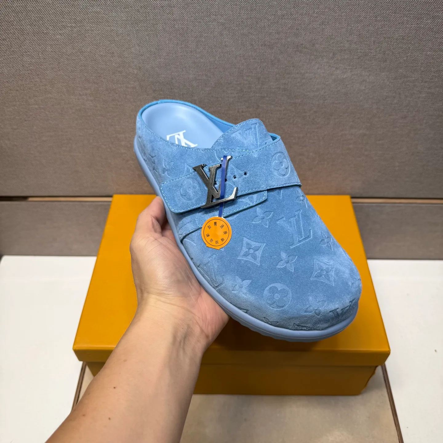 Men's men's shoes 💰pp540 [LV～] Men's casual half slippers 2025z cabinet sales simultaneously 🔶Size: 39-44 #️⃣ 🔷4 colors🔜The upper is made of multi-material splicing ➕Genuine leather lining, comfortable and breathable, sole: original comfortable and wear-resistant outsole, ⚠️Real thing📱Photographed🎬The real thing is better📢📢📢